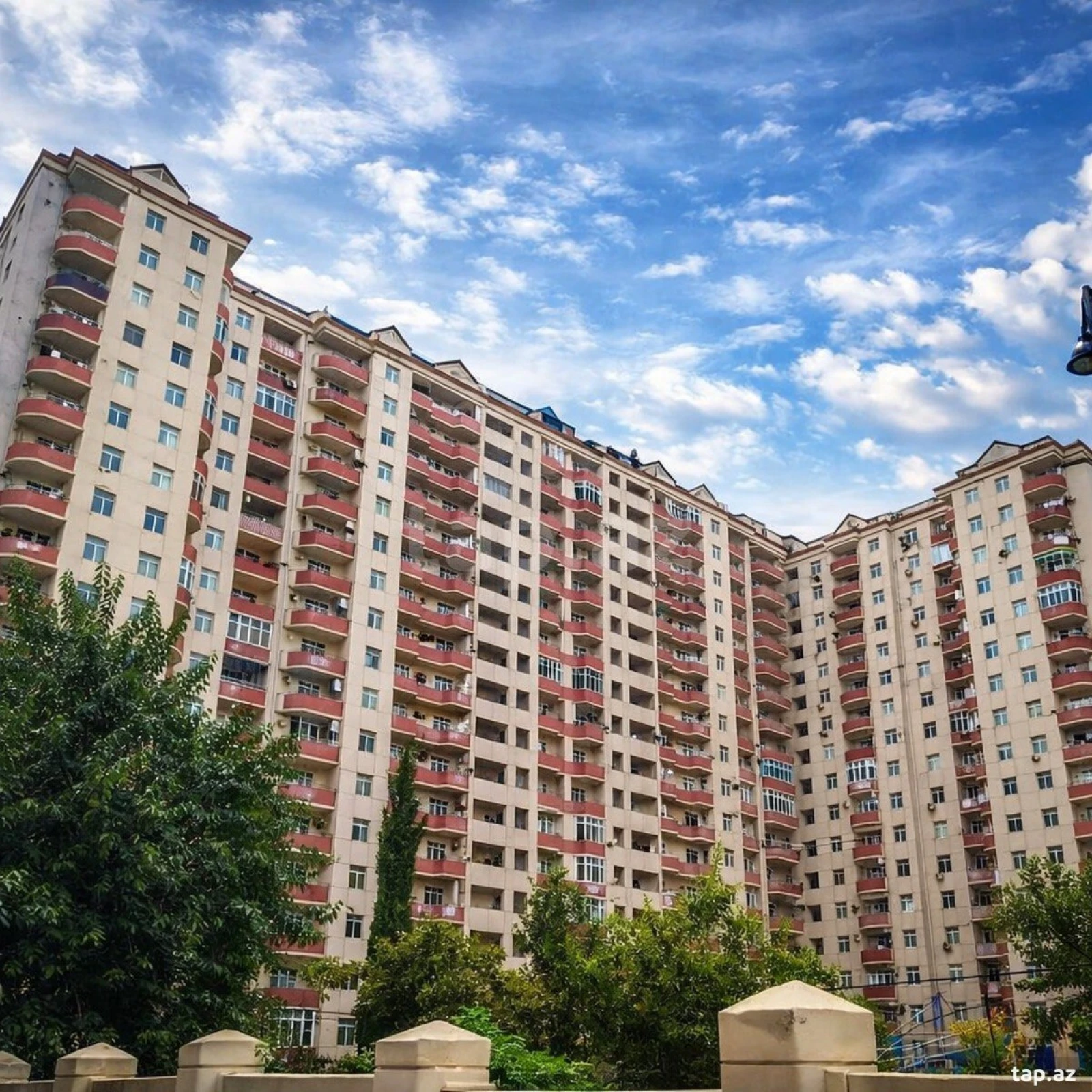 Satılır 2 otaqlı yeni tikili 65 m²