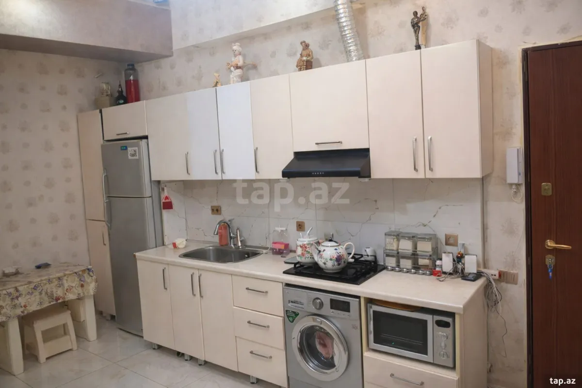 Satılır 3 otaqlı yeni tikili 85 m²