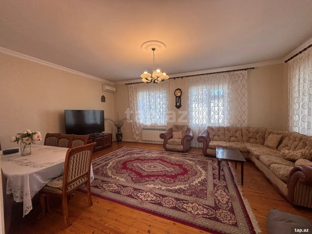Satılır 5 otaqlı həyət evi 250 m²