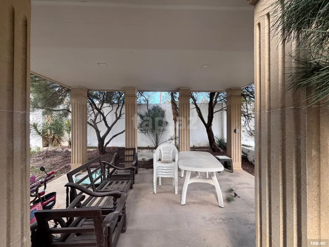 Satılır 5 otaqlı həyət evi 250 m²