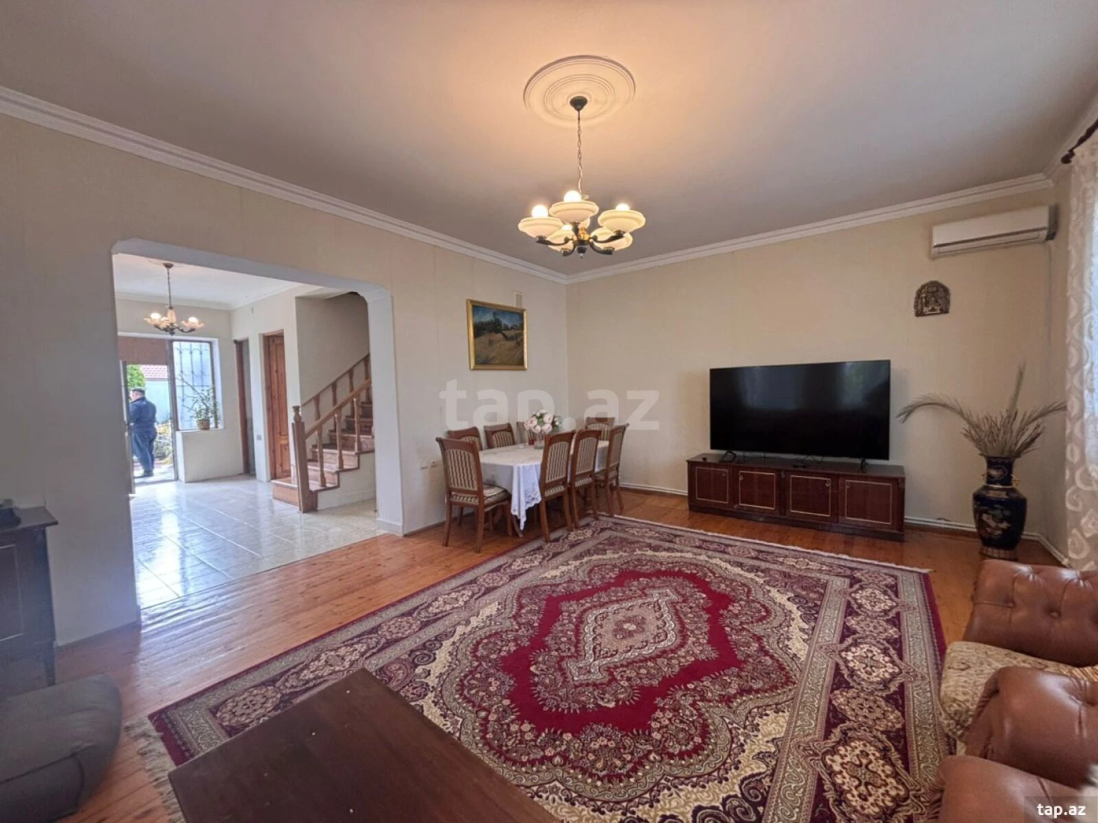 Satılır 5 otaqlı həyət evi 250 m²