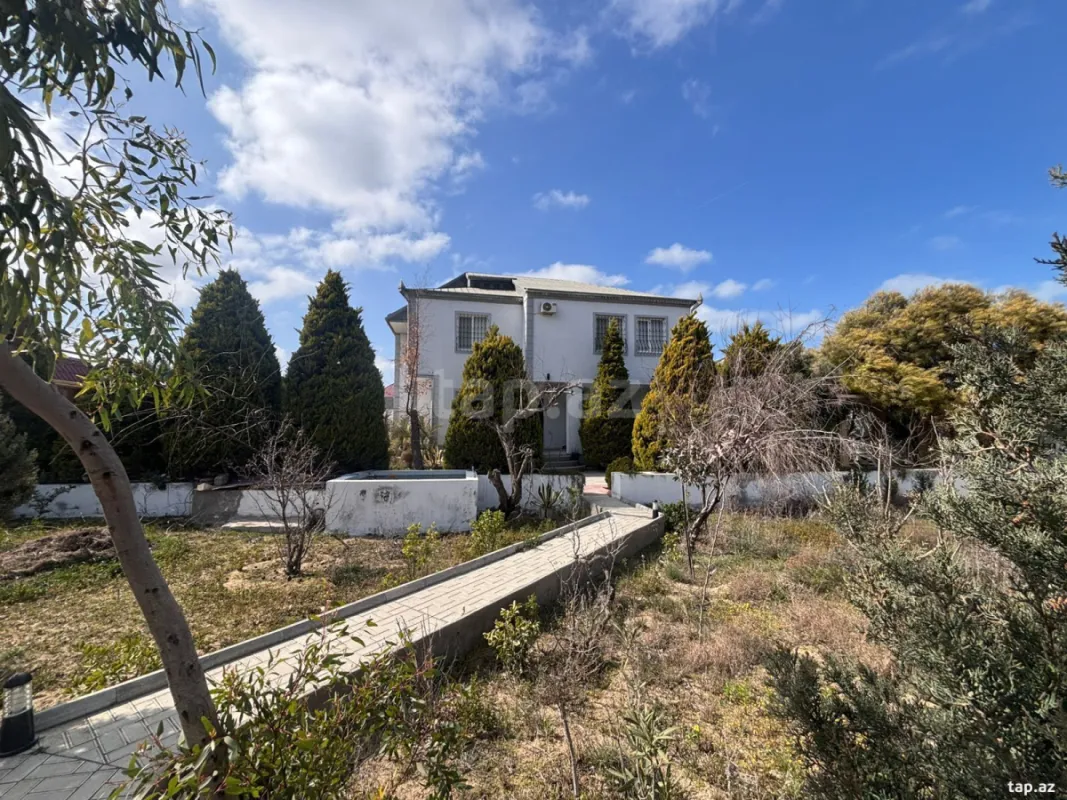 Satılır 5 otaqlı həyət evi 250 m²