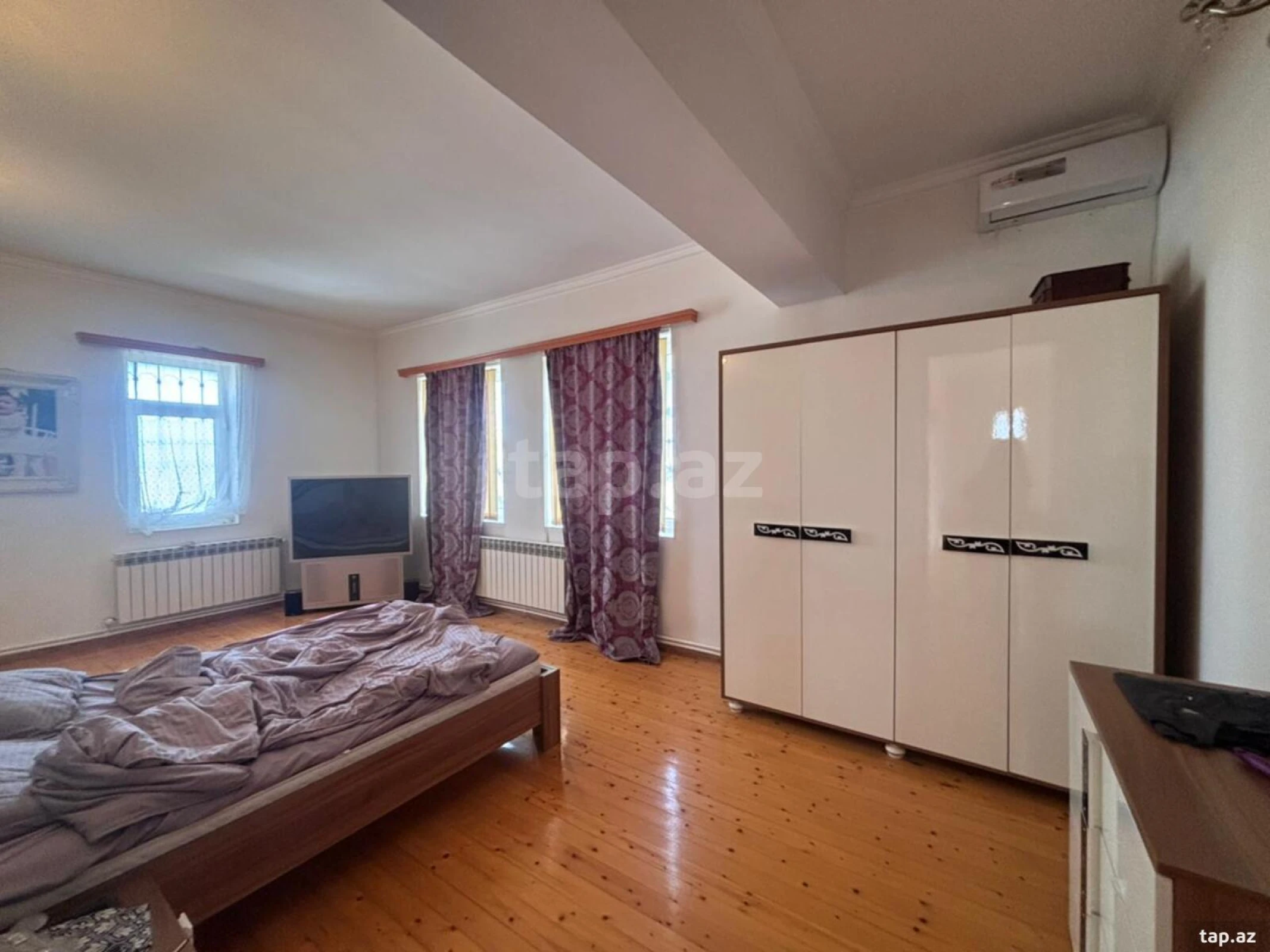 Satılır 5 otaqlı həyət evi 250 m²