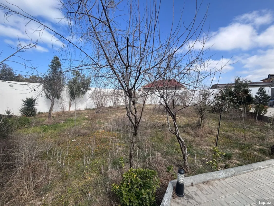 Satılır 5 otaqlı həyət evi 250 m²