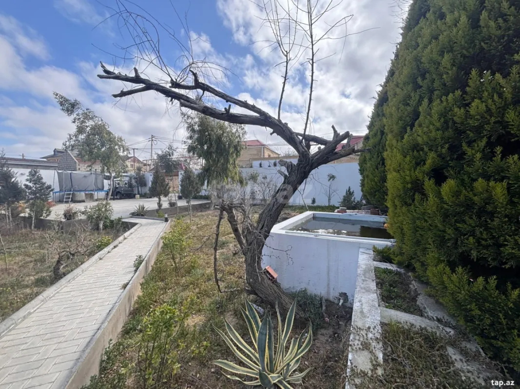 Satılır 5 otaqlı həyət evi 250 m²