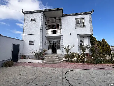 Satılır 5 otaqlı həyət evi 250 m²