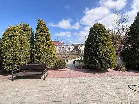 Satılır 5 otaqlı həyət evi 250 m²