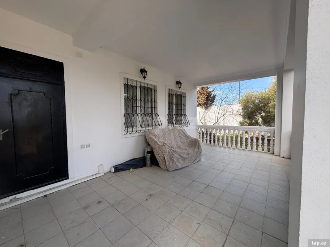 Satılır 5 otaqlı həyət evi 250 m²