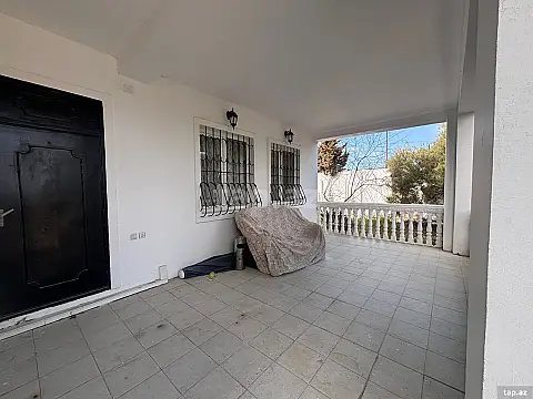 Satılır 5 otaqlı həyət evi 250 m²