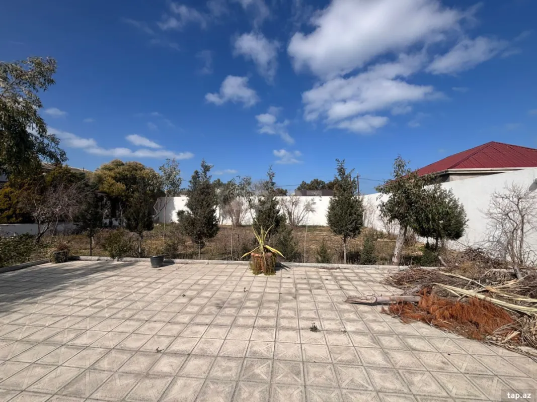 Satılır 5 otaqlı həyət evi 250 m²