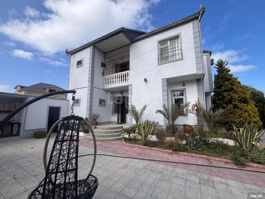 Satılır 5 otaqlı həyət evi 250 m²