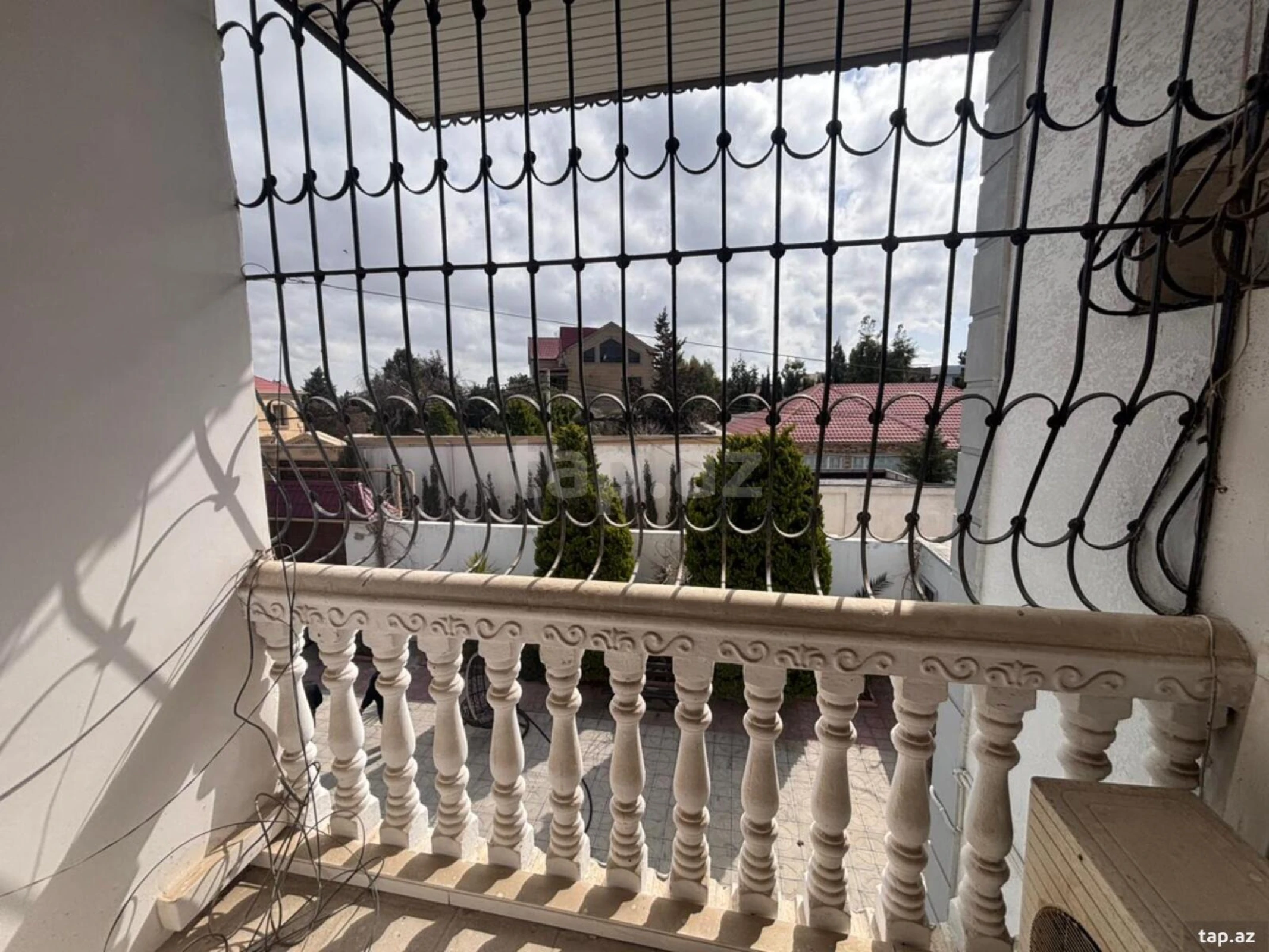 Satılır 5 otaqlı həyət evi 250 m²