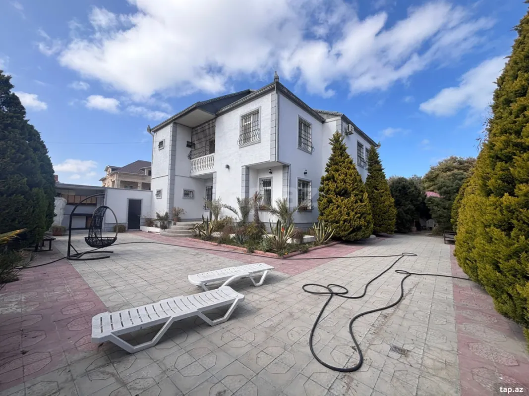 Satılır 5 otaqlı həyət evi 250 m²