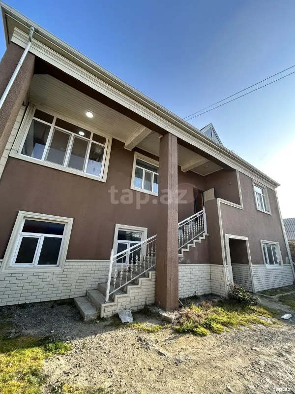Satılır 5 otaqlı həyət evi 200 m²