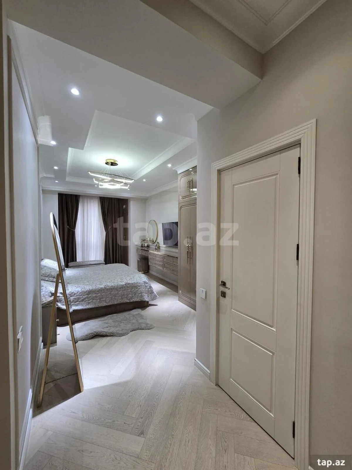 Satılır 3 otaqlı yeni tikili 156 m²