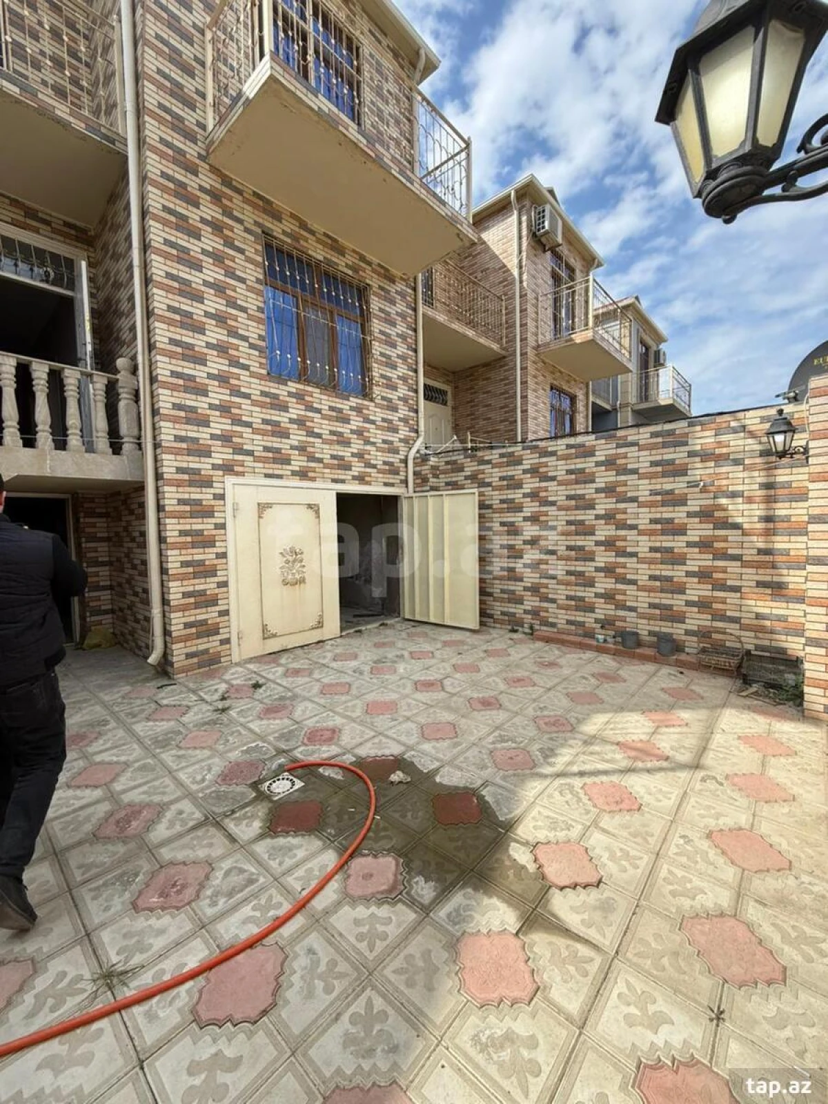 Satılır 4 otaqlı həyət evi 150 m²