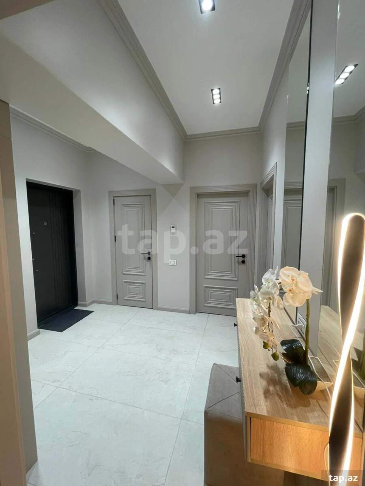 Kirayə verilir 2 otaqlı yeni tikili 90 m²