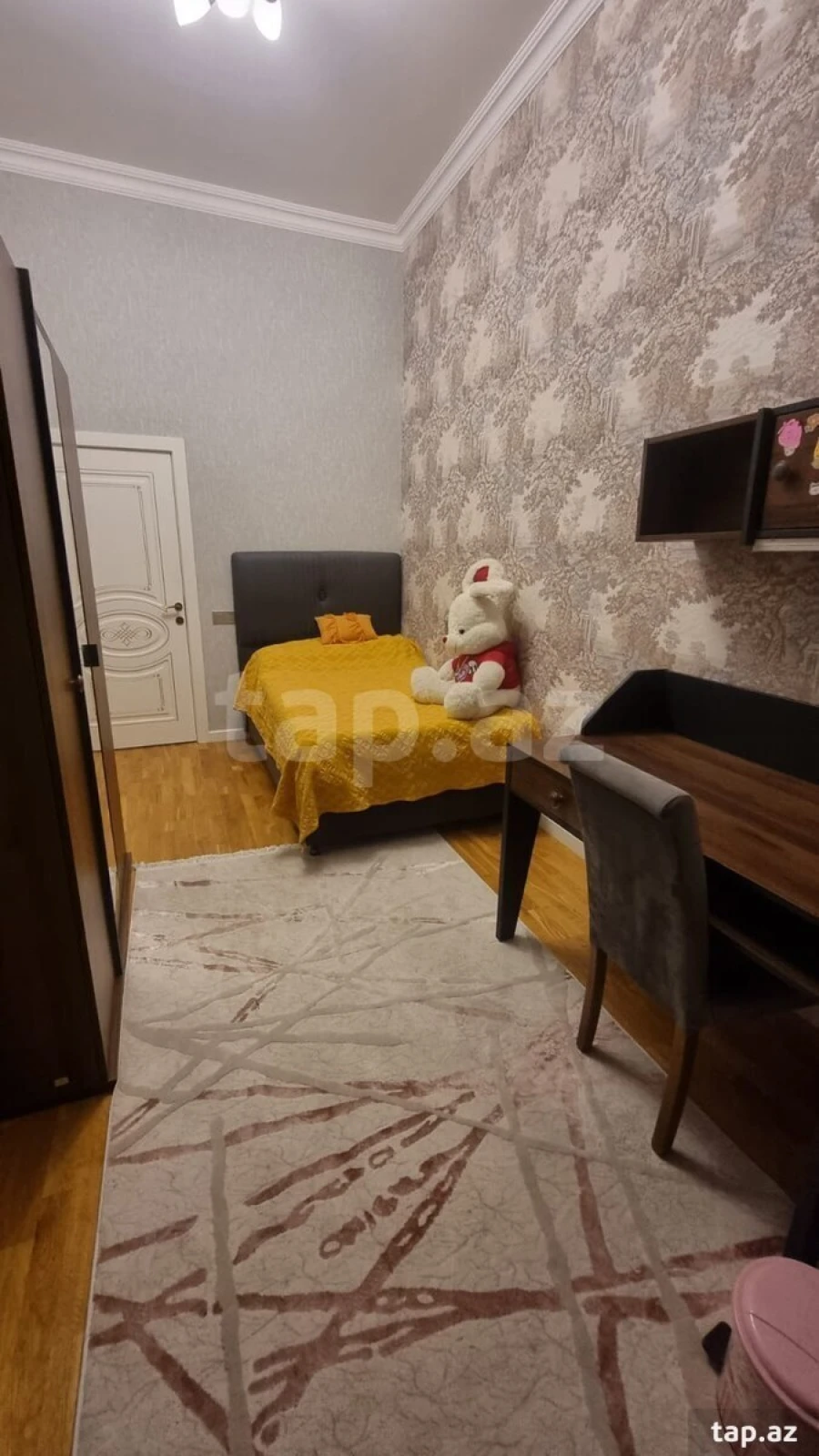 Kirayə verilir 3 otaqlı yeni tikili 140 m²