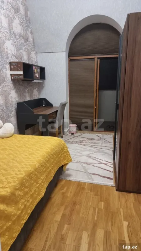 Kirayə verilir 3 otaqlı yeni tikili 140 m²