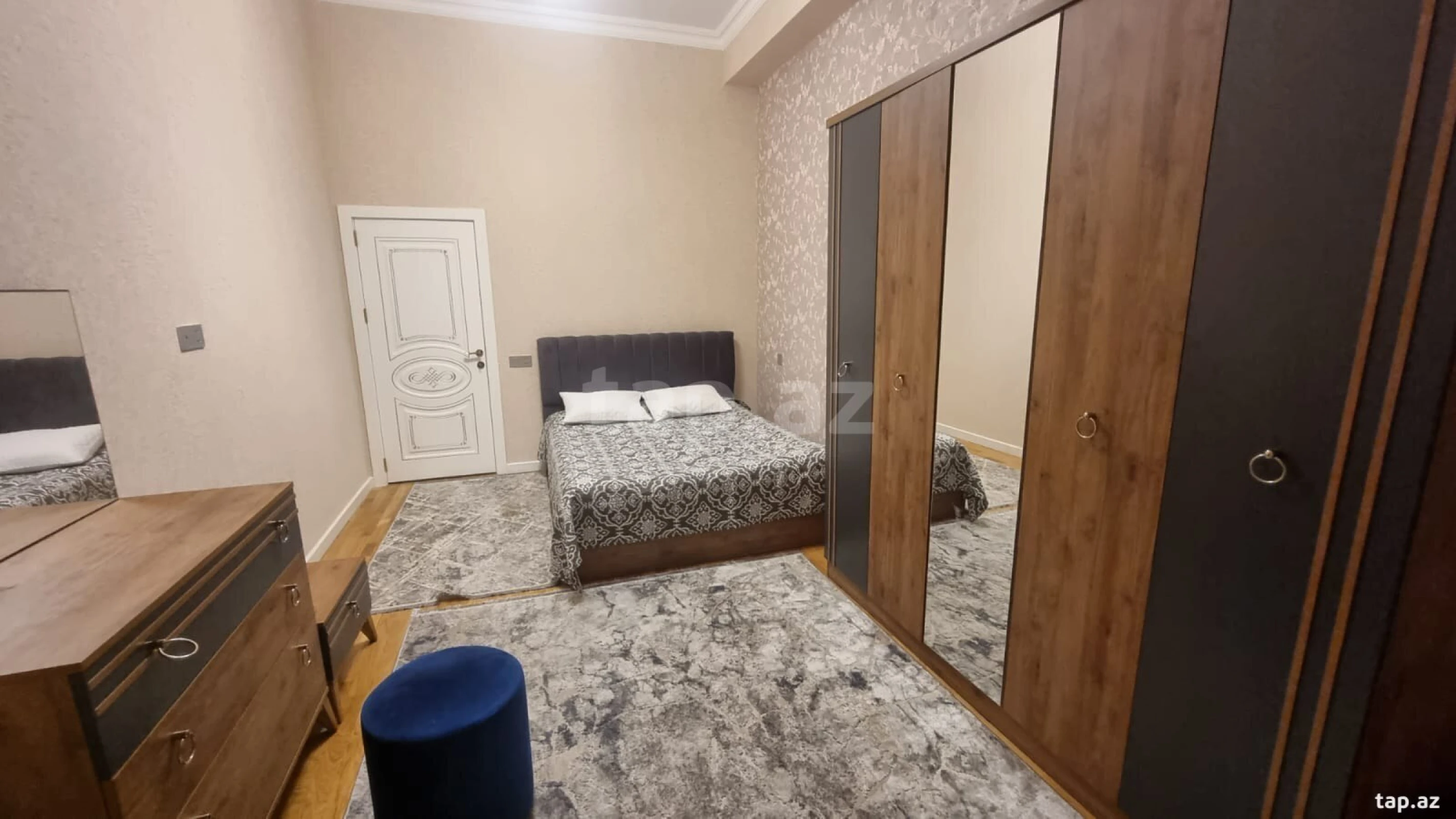 Kirayə verilir 3 otaqlı yeni tikili 140 m²