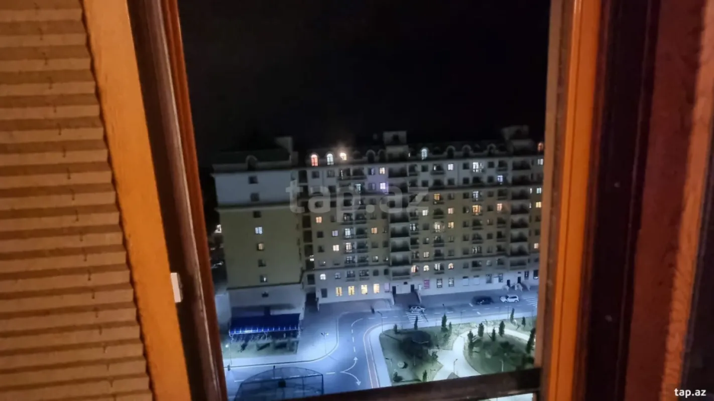 Kirayə verilir 3 otaqlı yeni tikili 140 m²