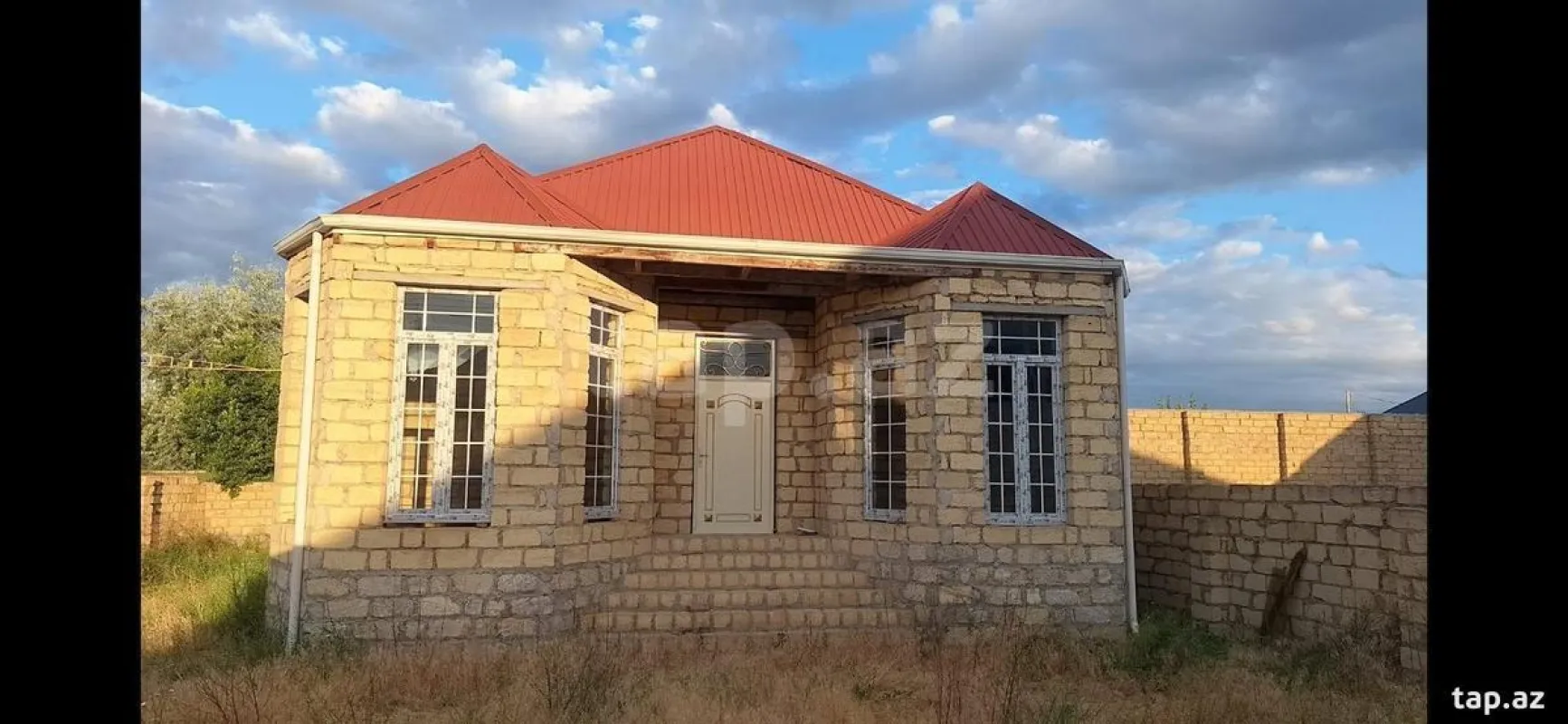 Satılır 2 otaqlı həyət evi 110 m²