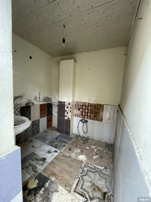 Satılır 6 otaqlı həyət evi 250 m²