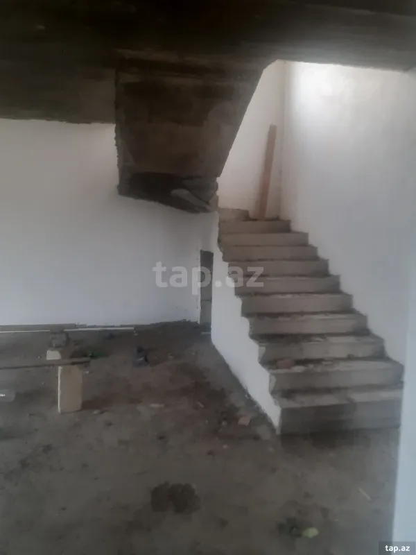 Satılır 3 otaqlı həyət evi 172 m²