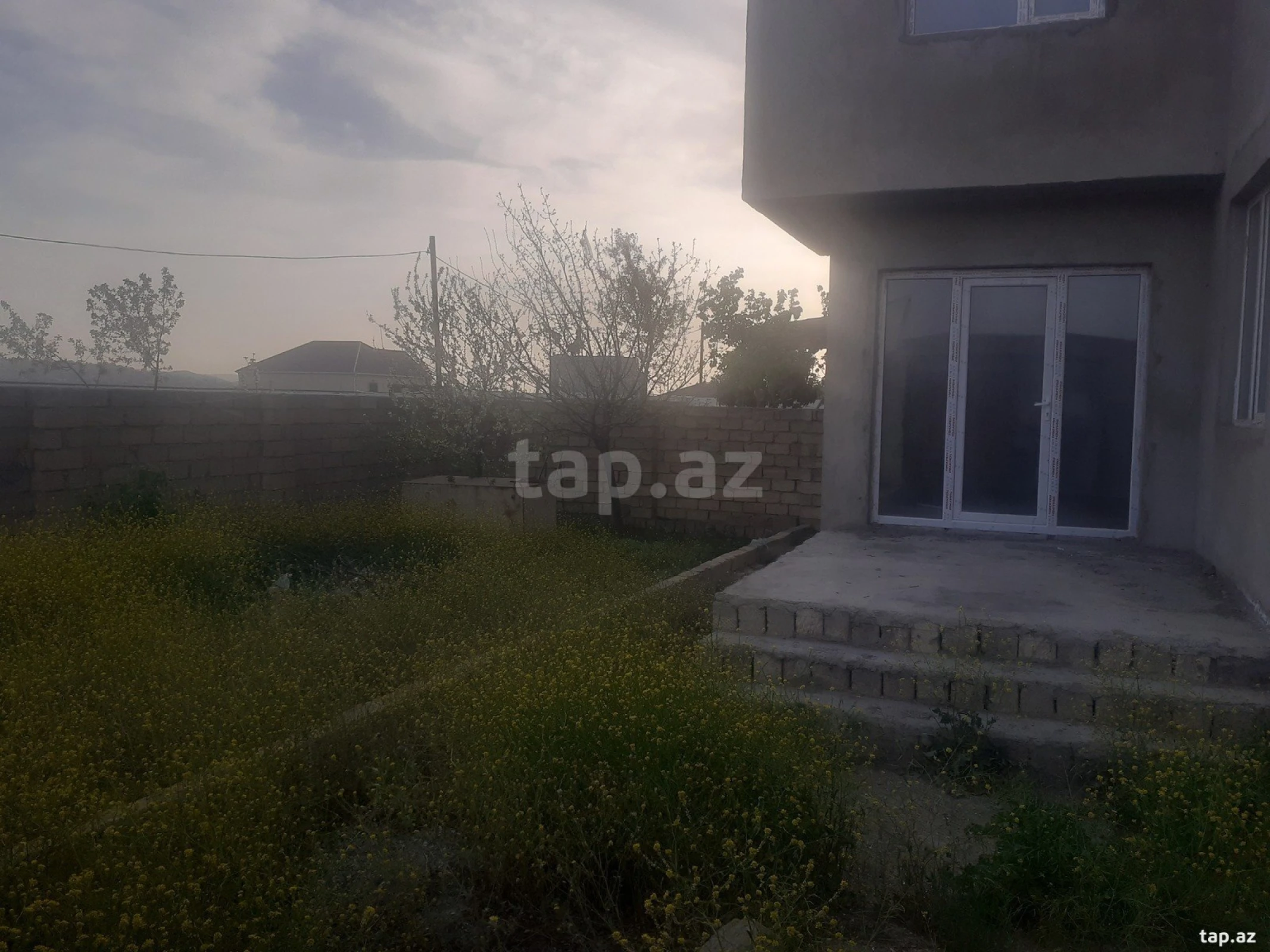 Satılır 3 otaqlı həyət evi 172 m²