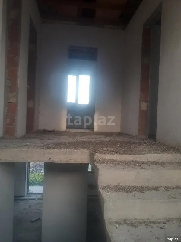 Satılır 3 otaqlı həyət evi 172 m²