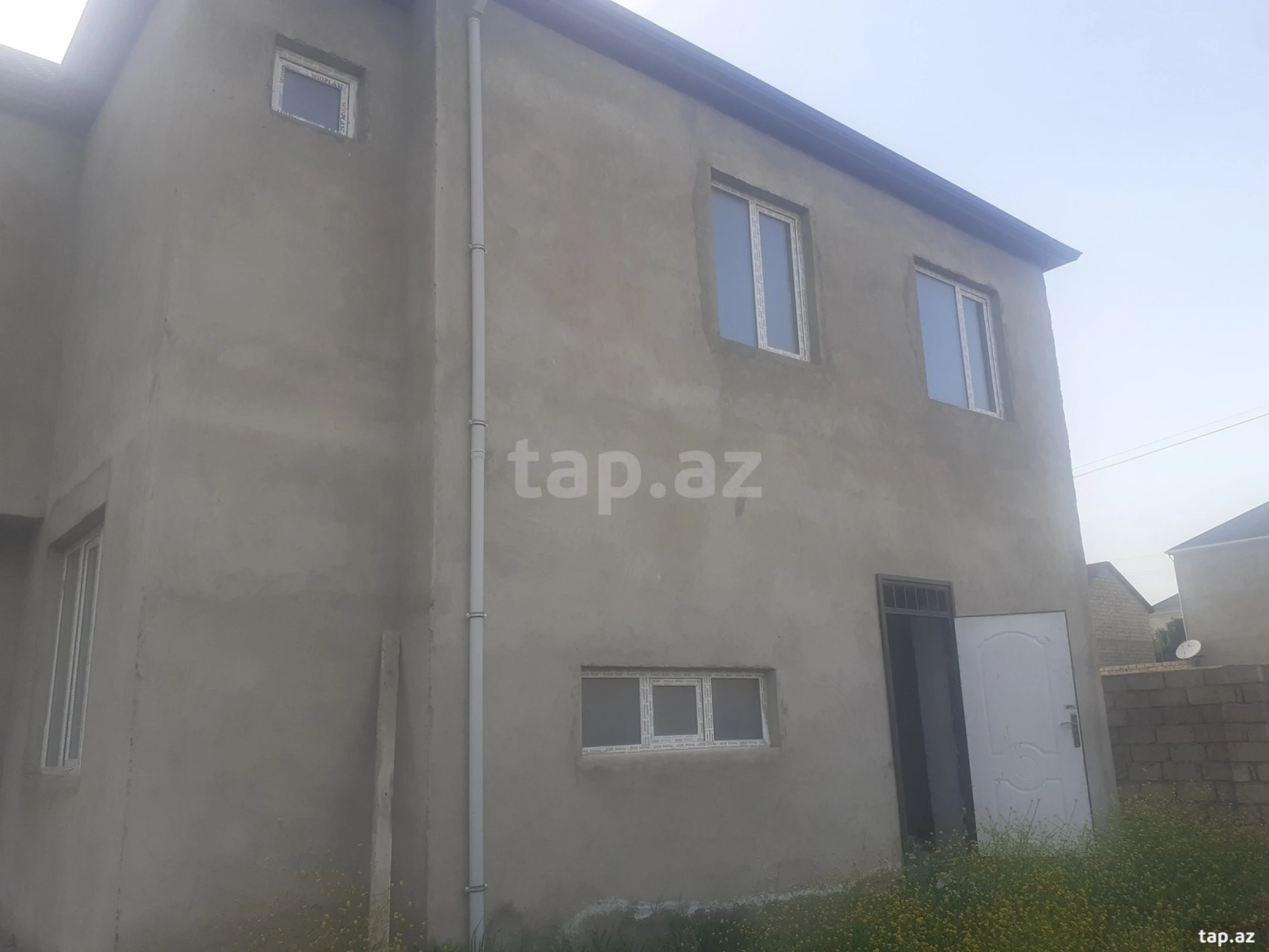 Satılır 3 otaqlı həyət evi 172 m²