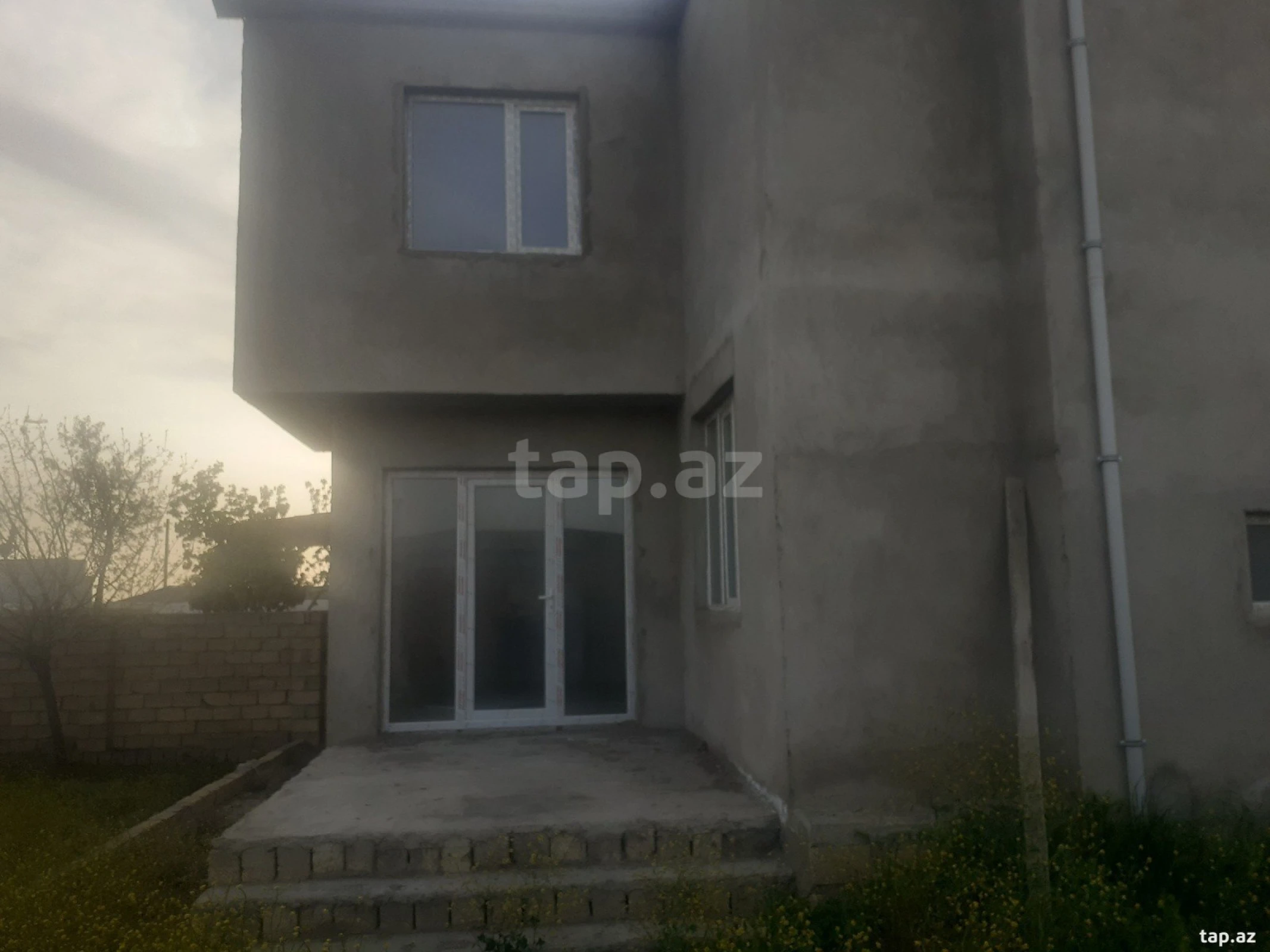 Satılır 3 otaqlı həyət evi 172 m²