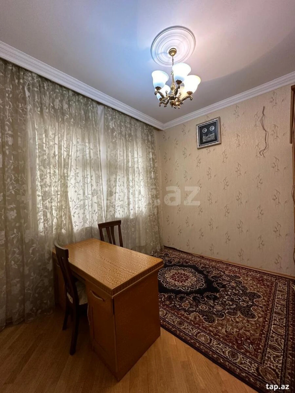 Kirayə verilir 8 otaqlı həyət evi 305 m²