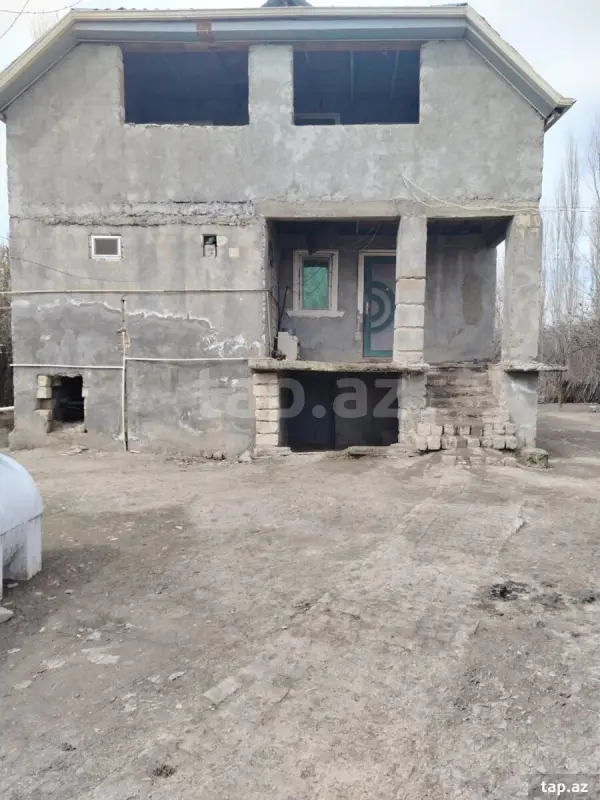 Satılır 5 otaqlı həyət evi 128 m²