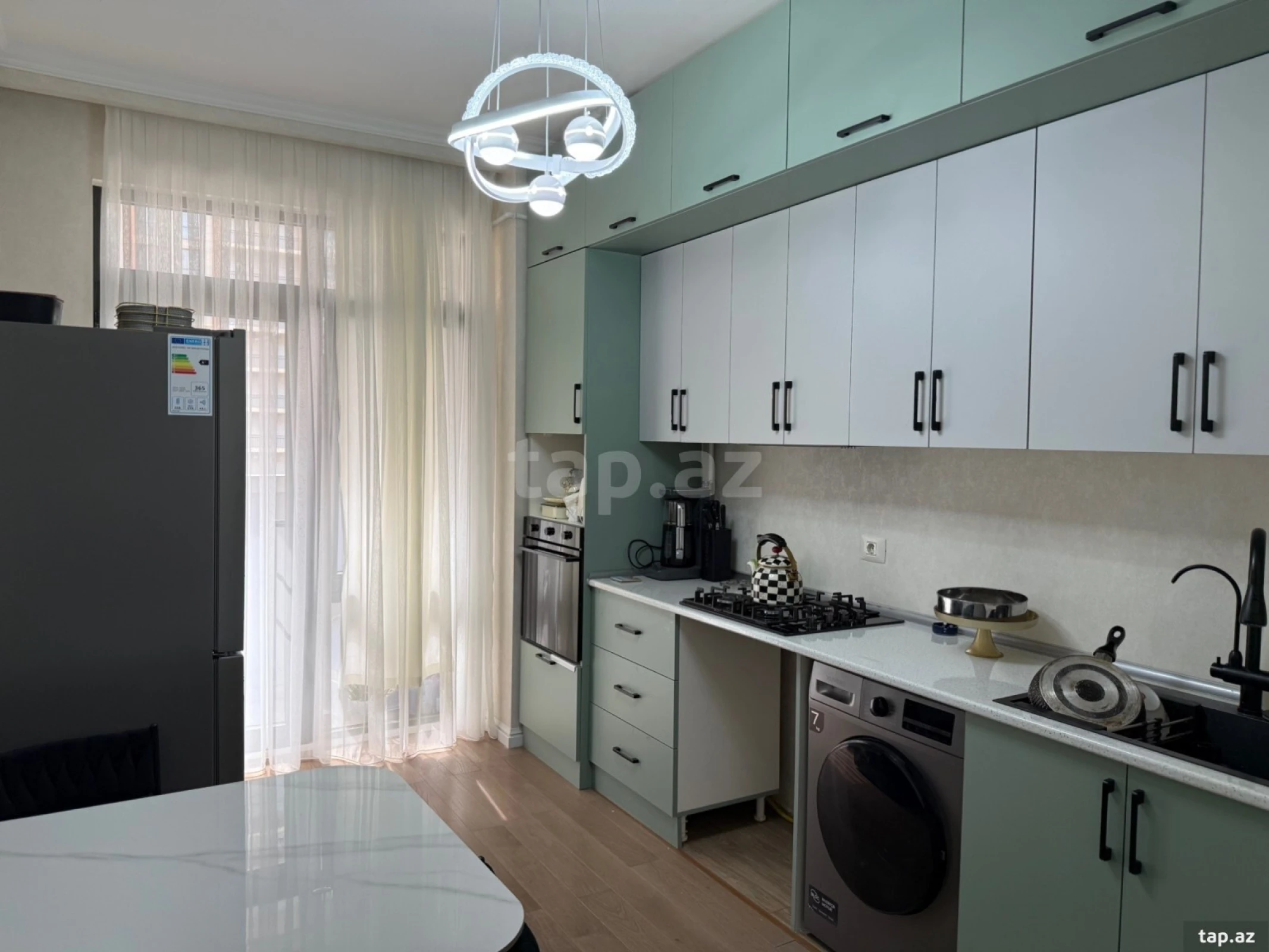 Satılır 3 otaqlı yeni tikili 85 m²