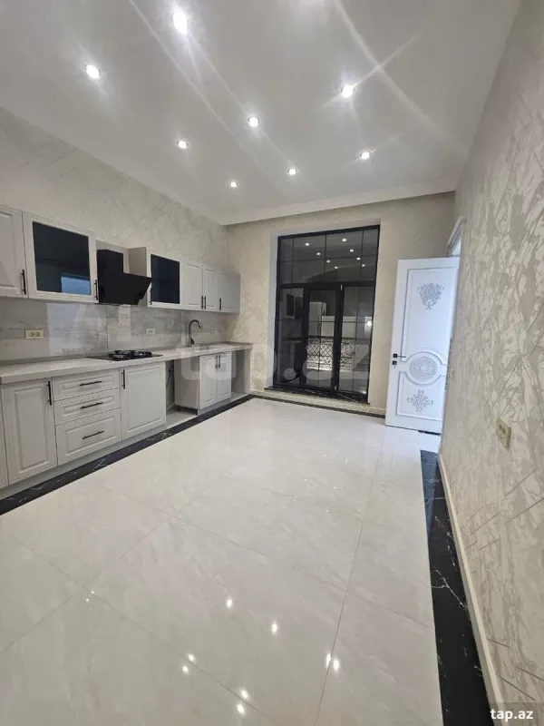 Satılır 4 otaqlı həyət evi 270 m²