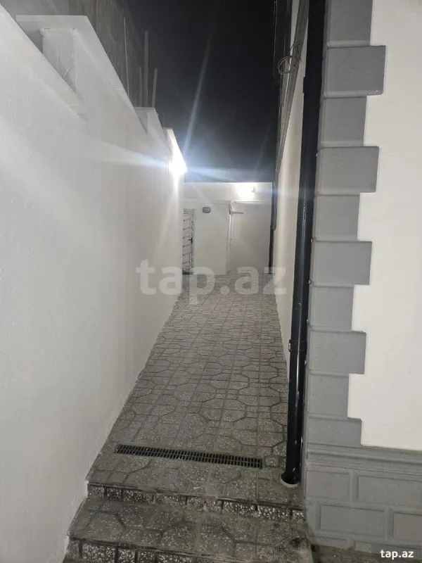 Satılır 4 otaqlı həyət evi 270 m²