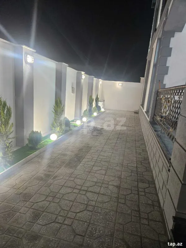 Satılır 4 otaqlı həyət evi 270 m²