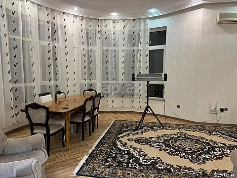 Kirayə verilir 5 otaqlı həyət evi 300 m²