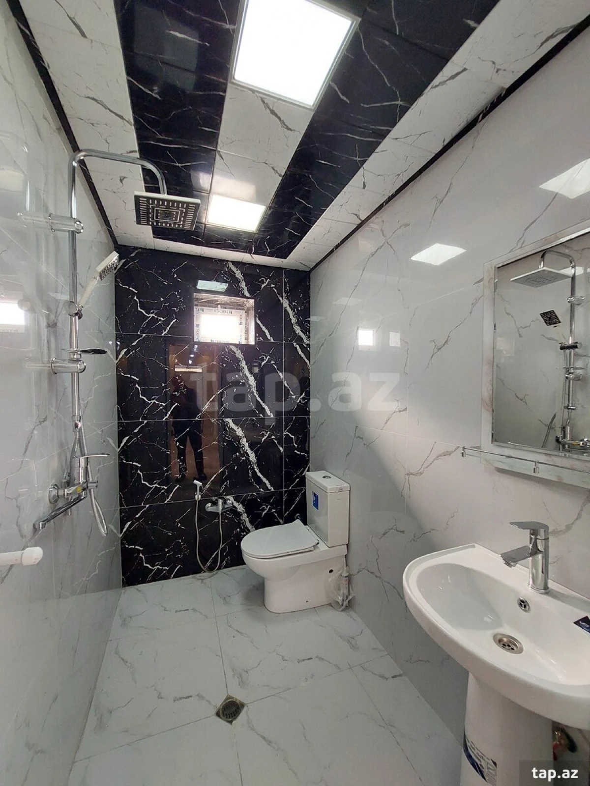 Satılır 4 otaqlı həyət evi 200 m²