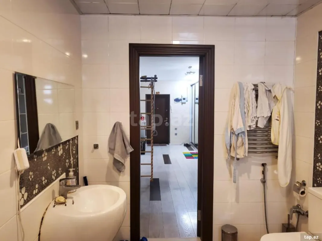 Satılır 2 otaqlı yeni tikili 110 m²