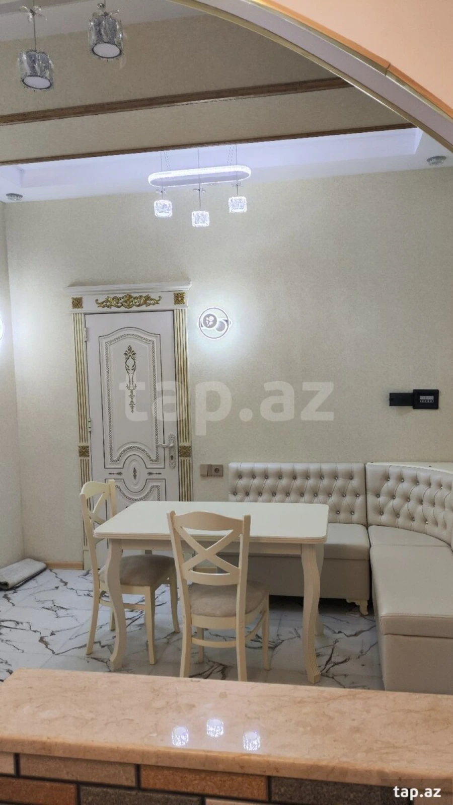 Kirayə verilir 2 otaqlı yeni tikili 75 m²
