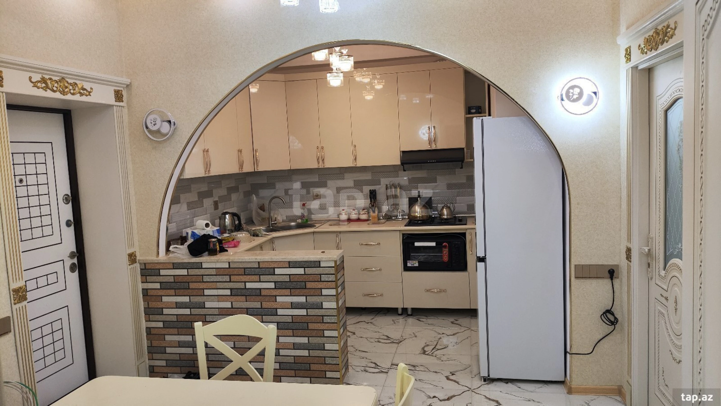 Kirayə verilir 2 otaqlı yeni tikili 75 m²