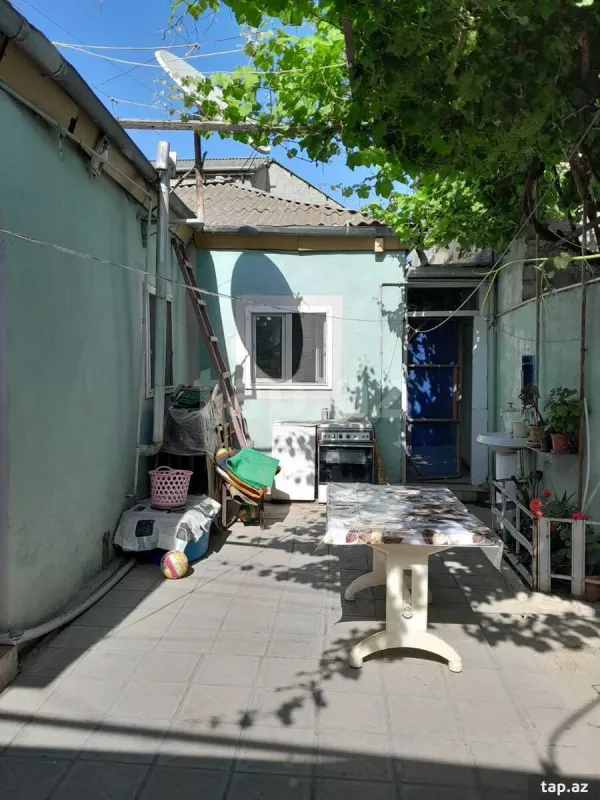 Satılır 4 otaqlı həyət evi 100 m²