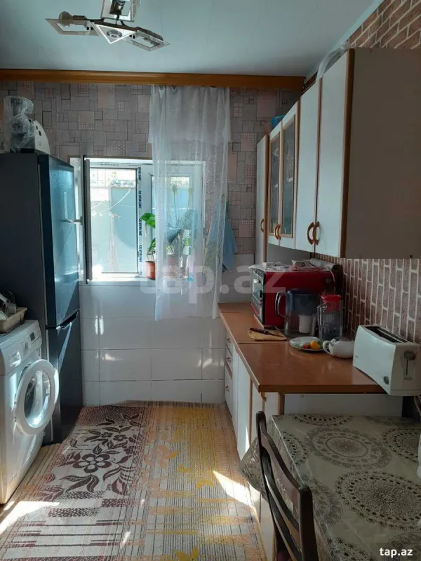 Satılır 4 otaqlı həyət evi 100 m²