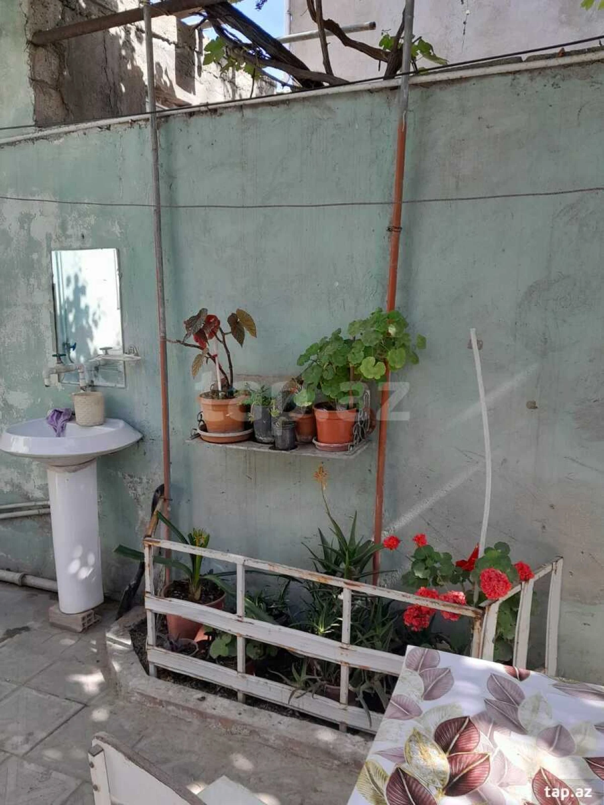 Satılır 4 otaqlı həyət evi 100 m²