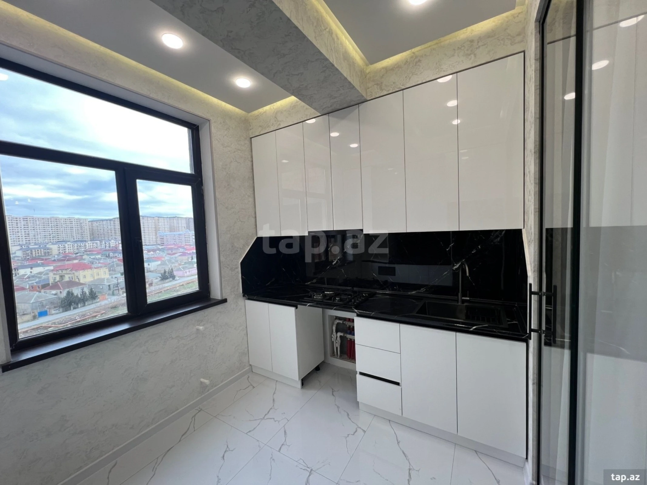 Satılır 2 otaqlı yeni tikili 68 m²