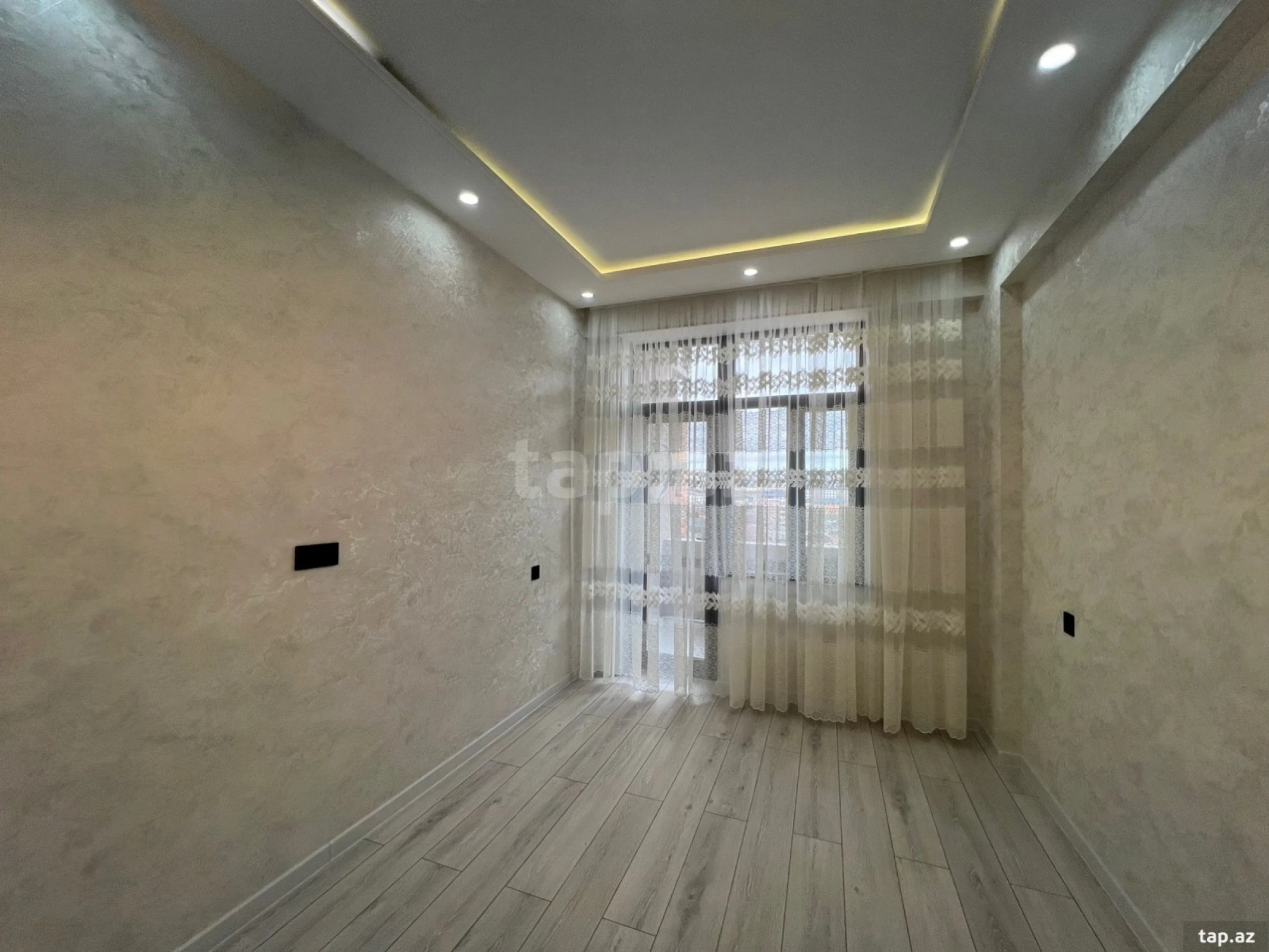 Satılır 2 otaqlı yeni tikili 68 m²