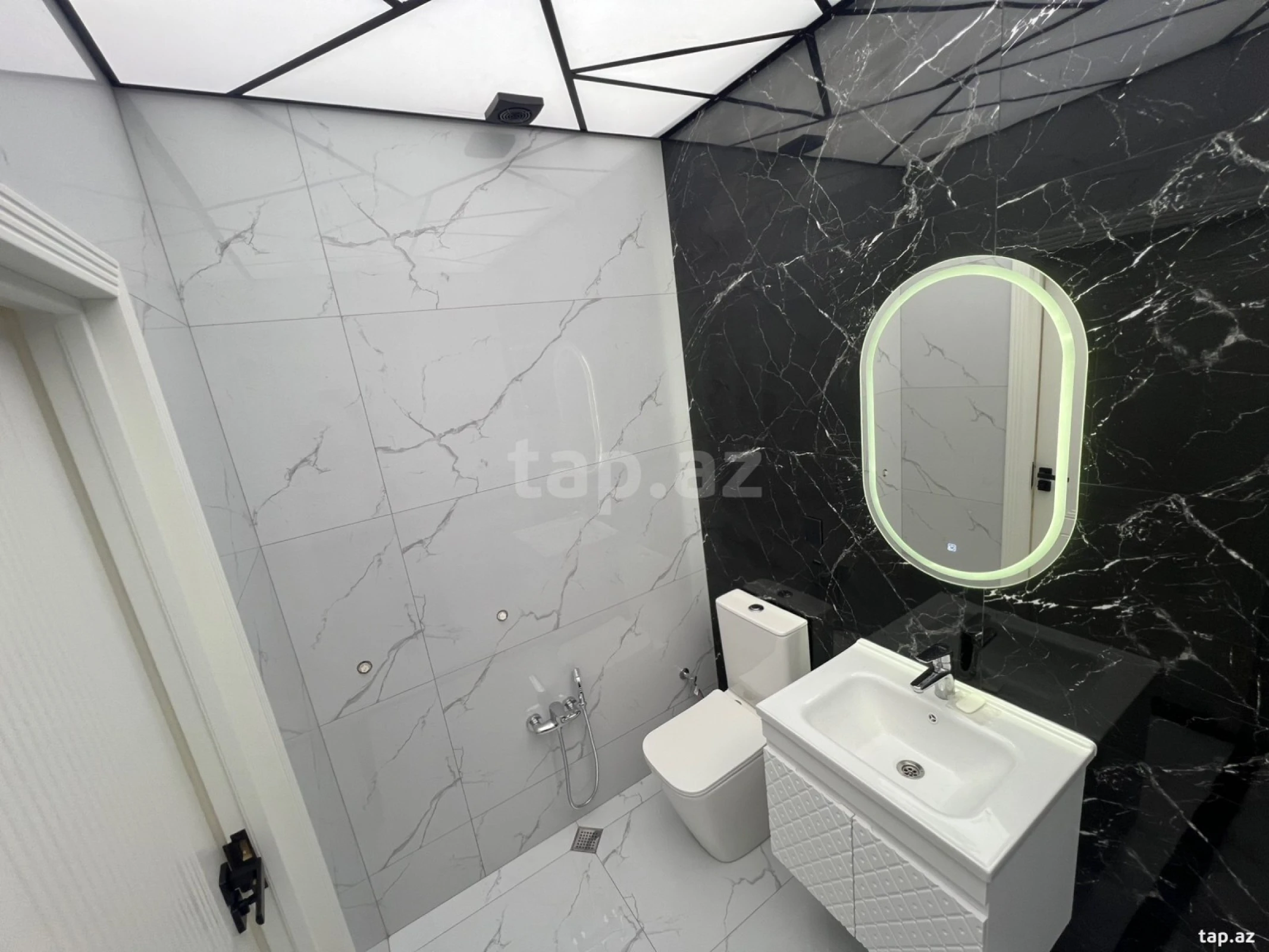 Satılır 2 otaqlı yeni tikili 68 m²