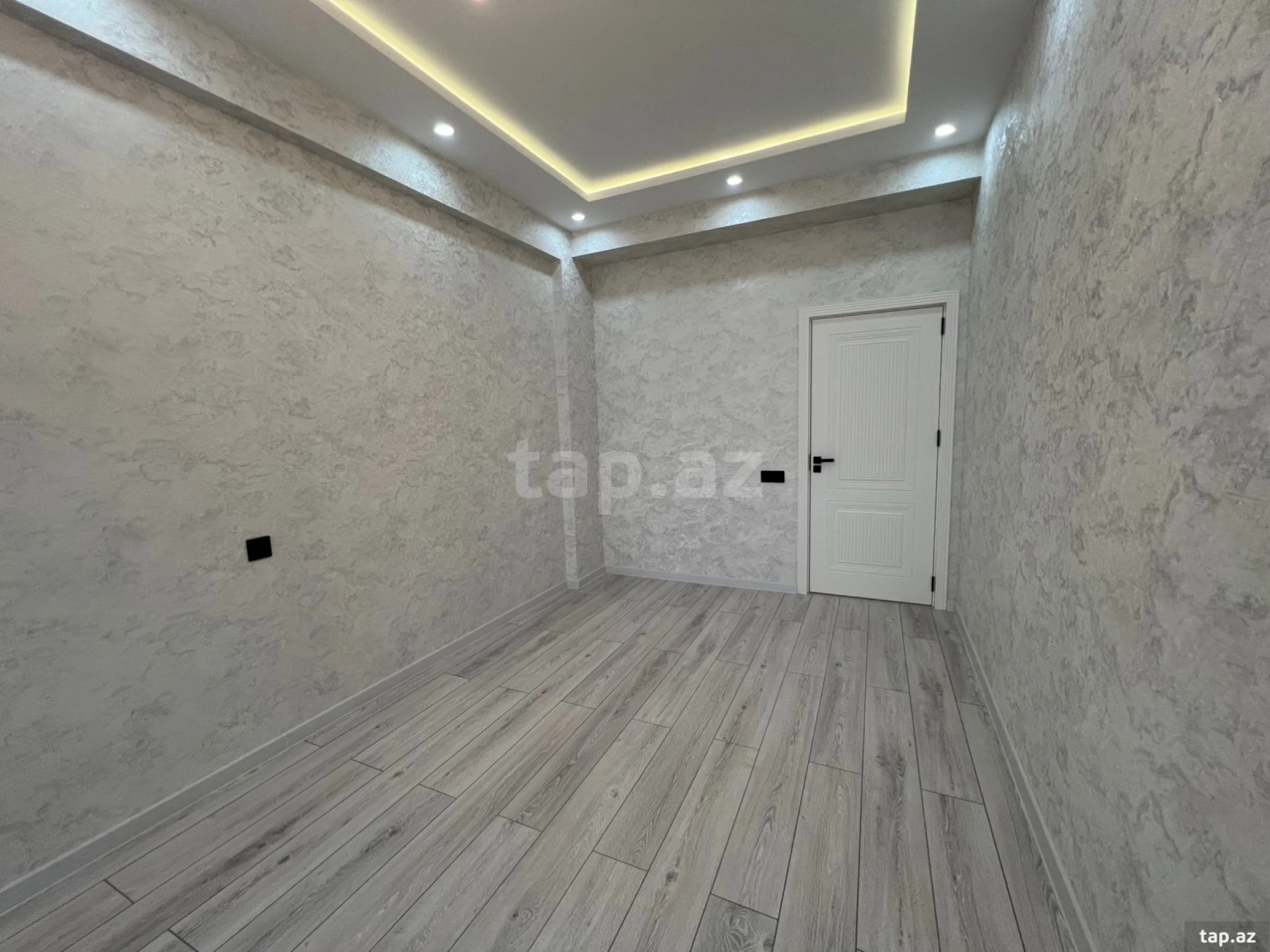 Satılır 2 otaqlı yeni tikili 68 m²